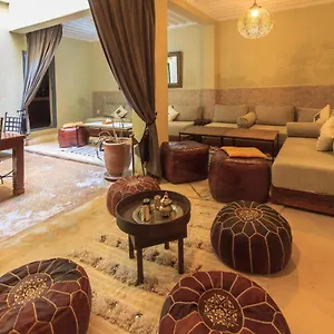riad-la-porte-de-loasis.marrakeshhotelsmorocco.com/